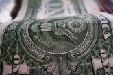 Украинцы начали массово избавляться от долларов