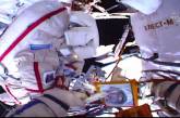 На МКС приготовили сюрприз первому человеку, вышедшему в открытый космос. Видео