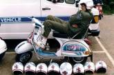 Снимки молодежного движения Scooterboys — поклонников скутеров 80-х и 90-х годов. ФОТО