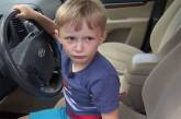 В США 4-летний ребенок угнал машину прадедушки, чтобы купить в магазине сладости