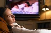 Медики рассказали, чем вреден сон перед работающим телевизором
