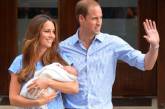 Принц Уильям и Кейт Миддлтон показали своего новорожденного сына