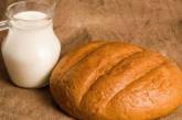 АМКУ нашел картельный сговор, взвинтивший цены на молоко и хлеб
