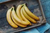 Медики рассказали, кому вредно есть бананы
