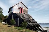Тройной деревянный дом с лестницей в Чили. ФОТО