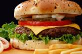 В гамбургерах содержится всего 2% мяса, - ученые
