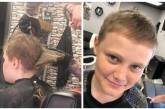 Подросток, который 10 лет не стриг волосы, напугал парикмахера. ФОТО