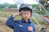 Пятилетний китаец стал самым юным пилотом в мире 