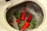 Китайцы используют стиральную машину для мытья овощей и рыбы