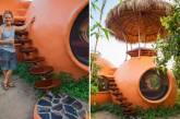 Музыкант своими силами построил необычный купольный дом. Фото