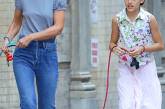 Кэти Холмс замечена на прогулке с дочерью Сури после новости о расставании с Джейми Фоксом. ФОТО