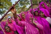 Розовая банда, которая борется за справедливость в Индии. ФОТО