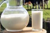 Медики объяснили, как молоко может повлиять на желудок