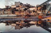 Фотограф показал красоту мегаполисов в отражениях луж. ФОТО