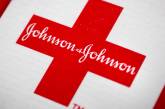Johnson & Johnson обязали выплатить американцу $8 млрд за выросшую грудь