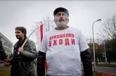 На белоруса завели дело за майку «Лукашенко, уходи»