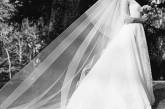 365 дней спустя: Карли Клосс показала, как создавалось ее свадебное платье. ВИДЕО
