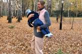 Катя Осадчая поделилась милыми фото с прогулки с сыном. ФОТО