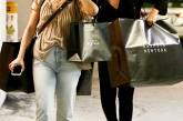 Кэмерон Диас на шопинге с подругой в Лос-Анджелесе. ФОТО