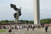 Латвийский министр призвал переименовать памятник красноармейцам в "совковятник"