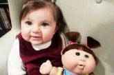 20 детей, которые нереально похожи на своих кукол. ФОТО