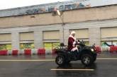 В сети подняли на смех Виталия Кличко в костюме Деда Мороза: видео конфуза