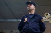 Испанских полицейских заставили охранять пустые коробки