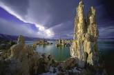 Волшебное озеро Моно в Калифорнии. ФОТО