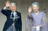 В Японии десятки тысяч пришли поздравить императора Акихито с юбилеем
