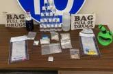 В США полиция задержала мужчин, перевозивших наркотики в сумке с надписью «сумка с наркотиками». ФОТО