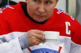 Самый привлекательный мужчина: в сети посмеялись над новым «хоккейным» фото Путина. ФОТО