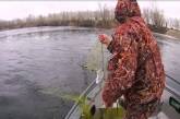 В Запорожском районе на зимовальной яме нашли около 500 метров сетей с рыбой. ВИДЕО