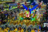 Красочные карнавалы в Сан-Паулу и Рио-де-Жанейро. ФОТО