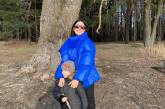 Маша Ефросинина прогулялась с сыном по весеннему лесу. ФОТО