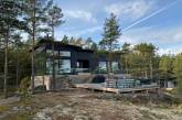 Загородный дом на скалах в Финляндии. ФОТО