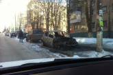 В Киеве массово жгут авто из Западной Украины