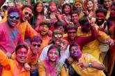 Ежегодный индуистский фестиваль весны Холи в Индии. ФОТО