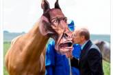 В сети смеются над соратником Путина, который "превратился" в коня. ФОТО