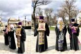Выгоняли коронавирус: во Львове московские попы с иконами и крестами устроили шествие по городу. ФОТО