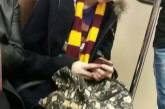 Курьез дня: знаменитый Гарри Поттер был замечен спящим в метро. ФОТО