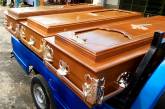 Восемь приятелей сымитировали похороны ради путешествия во время карантина