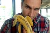 Кличко поддержал банановый флешмоб против расизма