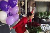 В пижаме и с охапкой роз: Маша Ефросинина отметила день рождения. ФОТО