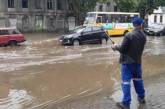 Ловят рыбу на улице: в Одессе с юмором подошли к потопу. ВИДЕО
