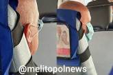 Украинец придумал новый способ использования медицинской маски. ФОТО
