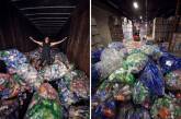 Русалки страдают в море из пластиковых бутылок. ФОТО