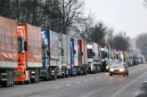 На границе с Польшей образовалась 7-километровая очередь из грузовиков