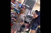 В супермаркете Харькова маленькая девочка «отличилась» отборным матом. Видео 18+
