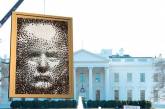 В США выложили портрет Трампа из фаллоимитаторов. ФОТО
