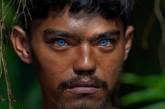 В Индонезии обнаружили племя людей с аномально синими глазами. ФОТО